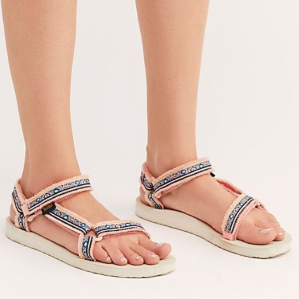 TEVA ORIGINALS MARESSA WOMEN’S SANDALS APRICOT - Picture 1 of 7